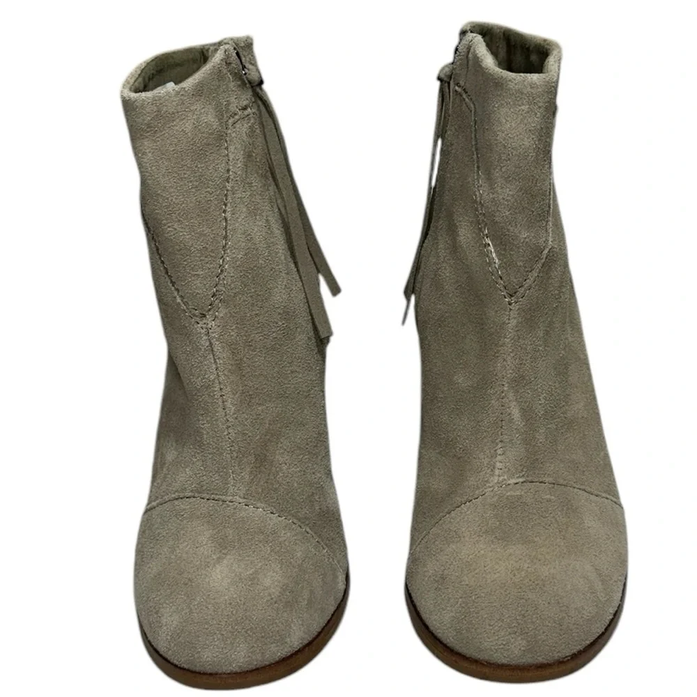 TOMS Lunata Gray Suede Stacked Block Heel Side Zip w/ Tassel Booties Size 7